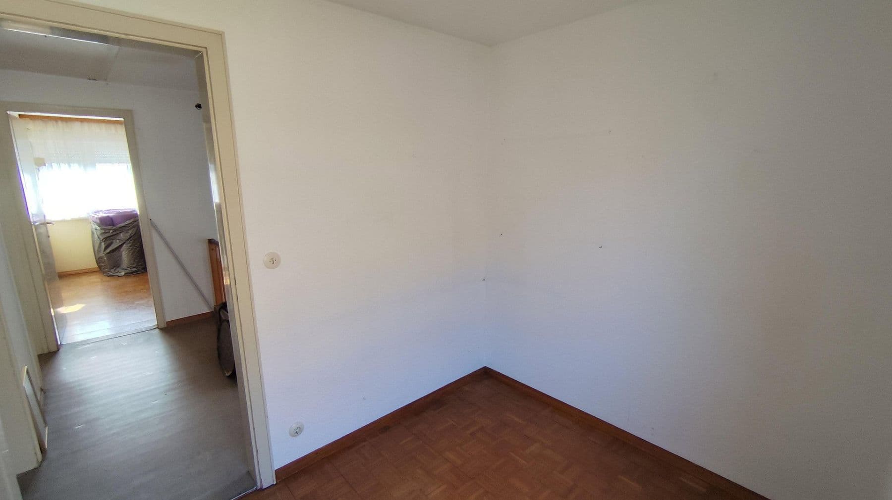 Predaj domu 156 m², pozemok 714 m², Kirchheim am Neckar, Bádensko-Wurttembersko Predaj domu 156 m², pozemok 714 m², Kirchheim am Neckar, Bádensko-Wurttembersko