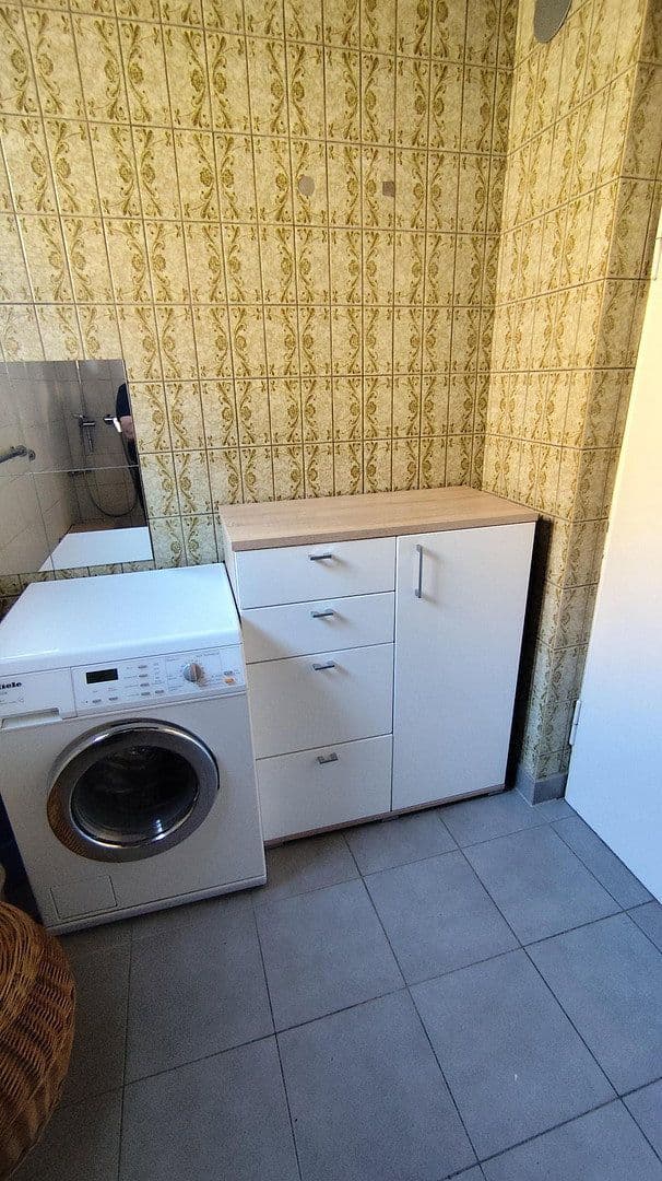 Predaj domu 156 m², pozemok 714 m², Kirchheim am Neckar, Bádensko-Wurttembersko Predaj domu 156 m², pozemok 714 m², Kirchheim am Neckar, Bádensko-Wurttembersko