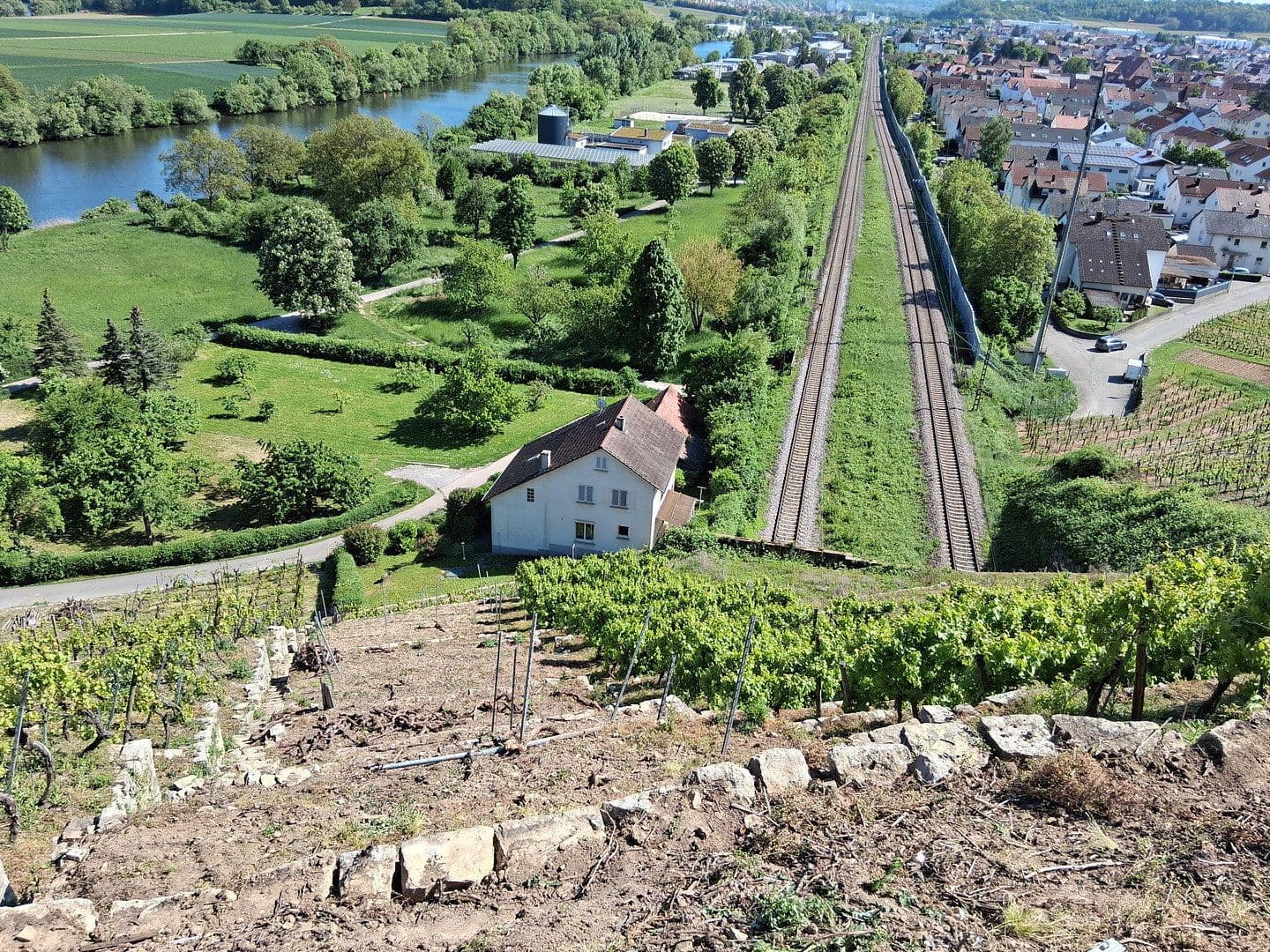 Predaj domu 156 m², pozemok 714 m², Kirchheim am Neckar, Bádensko-Wurttembersko Predaj domu 156 m², pozemok 714 m², Kirchheim am Neckar, Bádensko-Wurttembersko