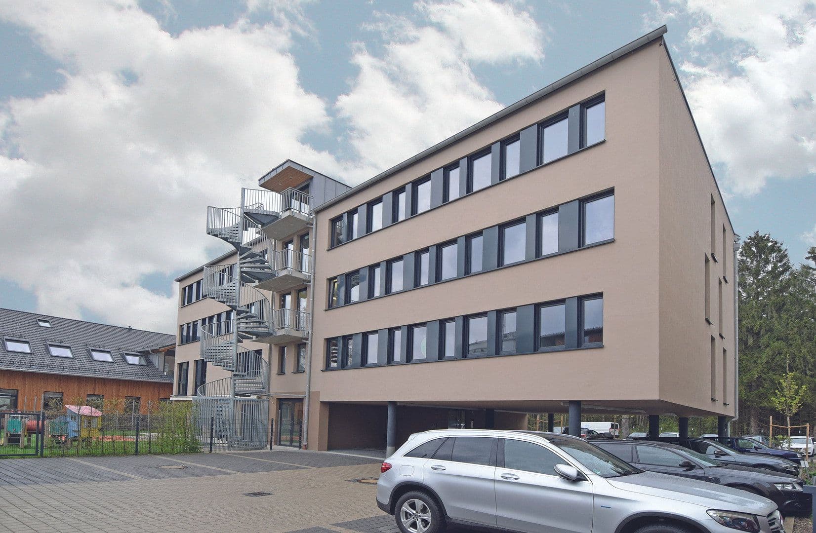 Prenájom kancelárie 219 m², Lise-Meitner-Str. 7, Krailling, Bavorsko Prenájom kancelárie 219 m², Lise-Meitner-Str. 7, Krailling, Bavorsko
