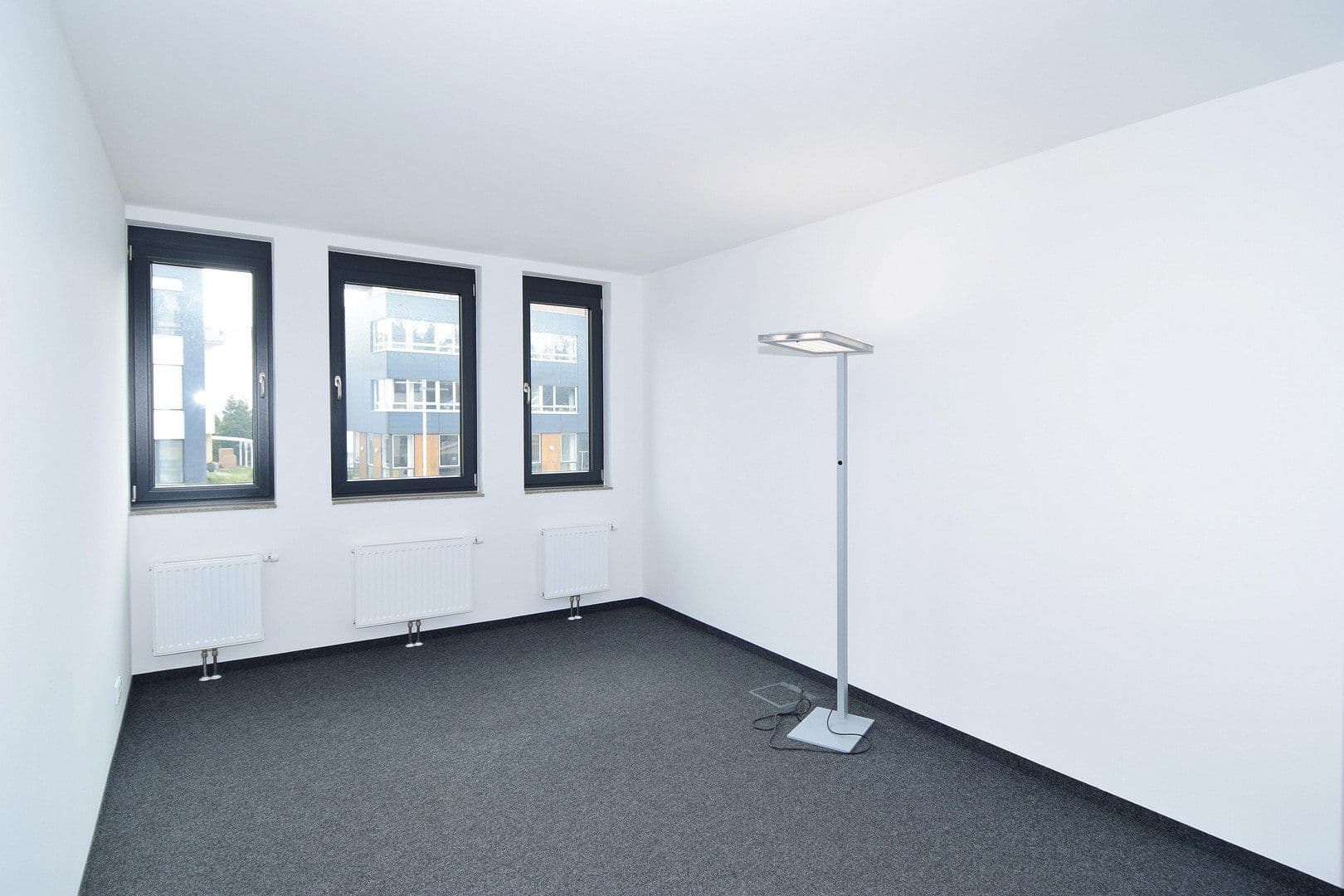 Prenájom kancelárie 219 m², Lise-Meitner-Str. 7, Krailling, Bavorsko Prenájom kancelárie 219 m², Lise-Meitner-Str. 7, Krailling, Bavorsko