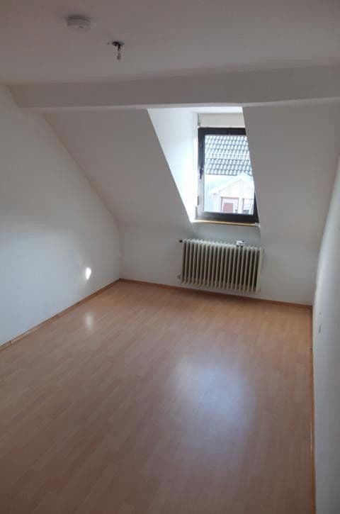 Prenájom bytu 7-izbový 180 m², Hauptstr. 159, Rodalben, Porýnie-Falcko Prenájom bytu 7-izbový 180 m², Hauptstr. 159, Rodalben, Porýnie-Falcko