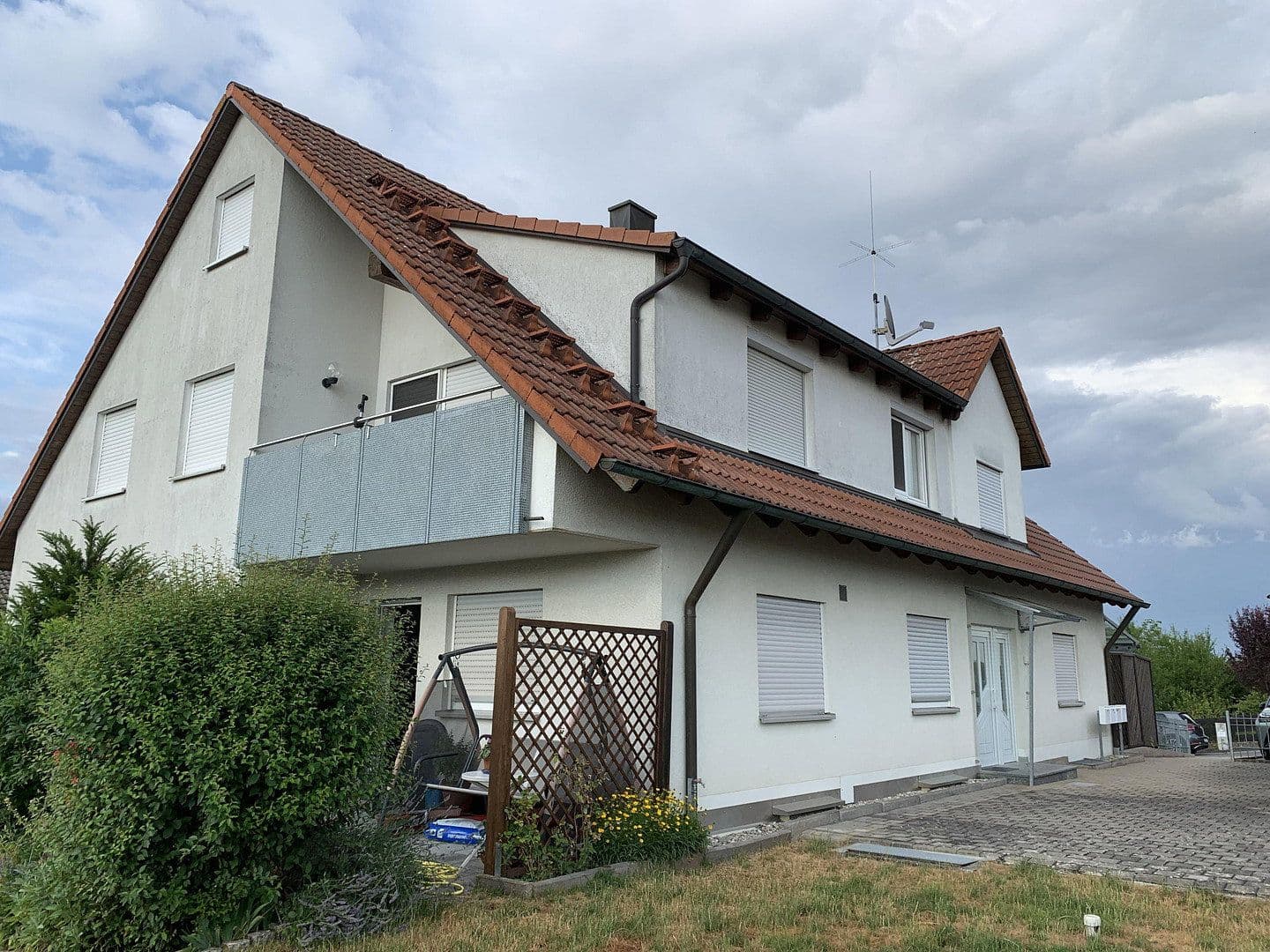 Prenájom bytu 3-izbový 100 m², Wilhermsdorf, Bavorsko Prenájom bytu 3-izbový 100 m², Wilhermsdorf, Bavorsko
