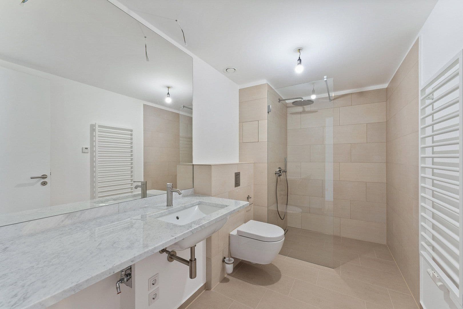 Prenájom bytu 2-izbový 62 m², Mühlenstraße 20, Berlin, Berlín Prenájom bytu 2-izbový 62 m², Mühlenstraße 20, Berlin, Berlín