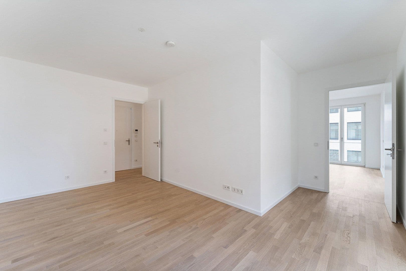 Prenájom bytu 2-izbový 62 m², Mühlenstraße 20, Berlin, Berlín Prenájom bytu 2-izbový 62 m², Mühlenstraße 20, Berlin, Berlín