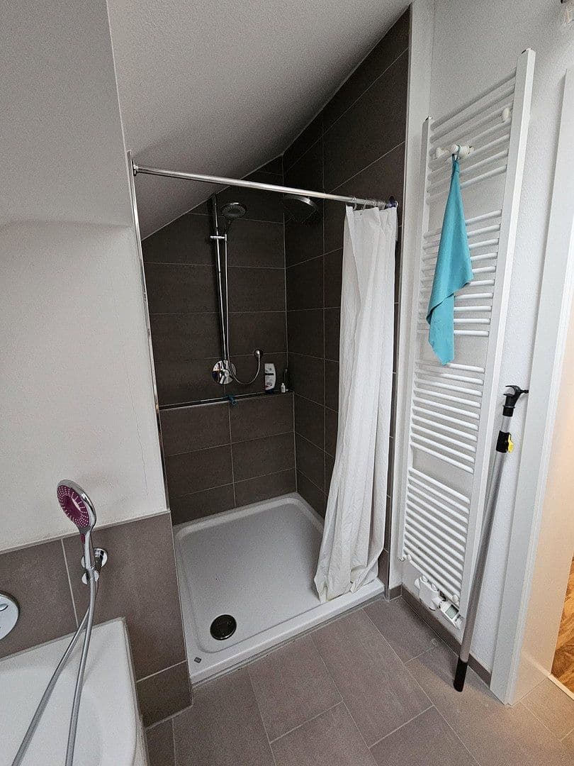 Predaj domu 211 m², pozemok 815 m², Heinrich-Otto-Weg, 14, Homberg (Efze), Hesensko Predaj domu 211 m², pozemok 815 m², Heinrich-Otto-Weg, 14, Homberg (Efze), Hesensko