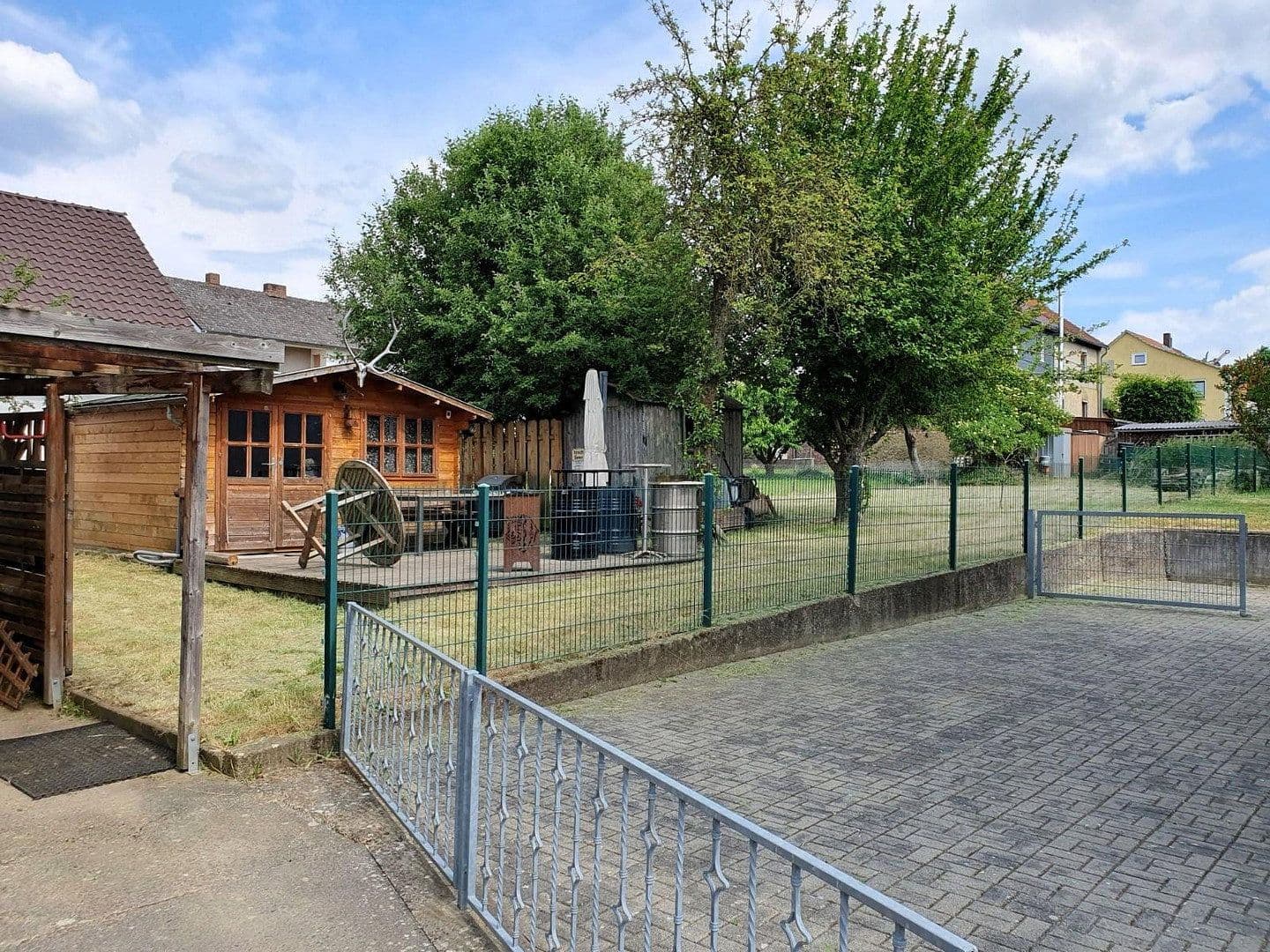 Predaj domu 211 m², pozemok 815 m², Heinrich-Otto-Weg, 14, Homberg (Efze), Hesensko Predaj domu 211 m², pozemok 815 m², Heinrich-Otto-Weg, 14, Homberg (Efze), Hesensko
