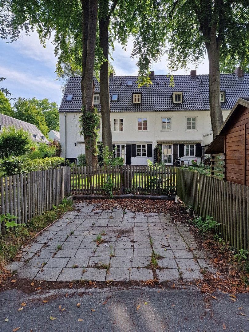 Prenájom domu 110 m², pozemok 350 m², Alte Landstrasse 30, Wolfsburg, Dolné Sasko Prenájom domu 110 m², pozemok 350 m², Alte Landstrasse 30, Wolfsburg, Dolné Sasko