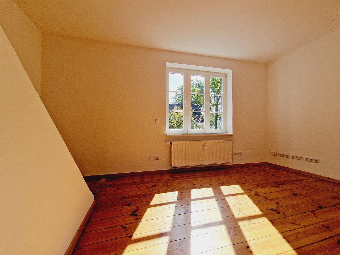 Prenájom domu 110 m², pozemok 350 m², Alte Landstrasse 30, Wolfsburg, Dolné Sasko Prenájom domu 110 m², pozemok 350 m², Alte Landstrasse 30, Wolfsburg, Dolné Sasko