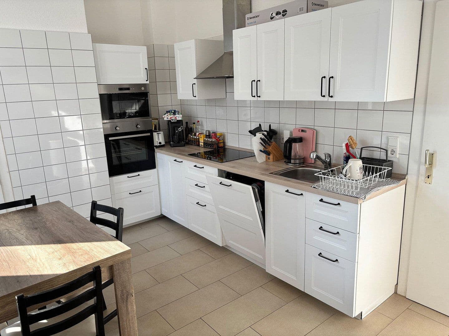Prenájom bytu 3-izbový 98 m², Jägerhofstraße 40, Wuppertal, Severné Porýnie - Westfálsko Prenájom bytu 3-izbový 98 m², Jägerhofstraße 40, Wuppertal, Severné Porýnie - Westfálsko