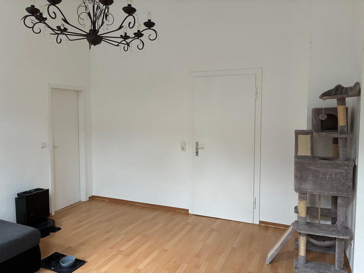 Prenájom bytu 3-izbový 98 m², Jägerhofstraße 40, Wuppertal, Severné Porýnie - Westfálsko Prenájom bytu 3-izbový 98 m², Jägerhofstraße 40, Wuppertal, Severné Porýnie - Westfálsko