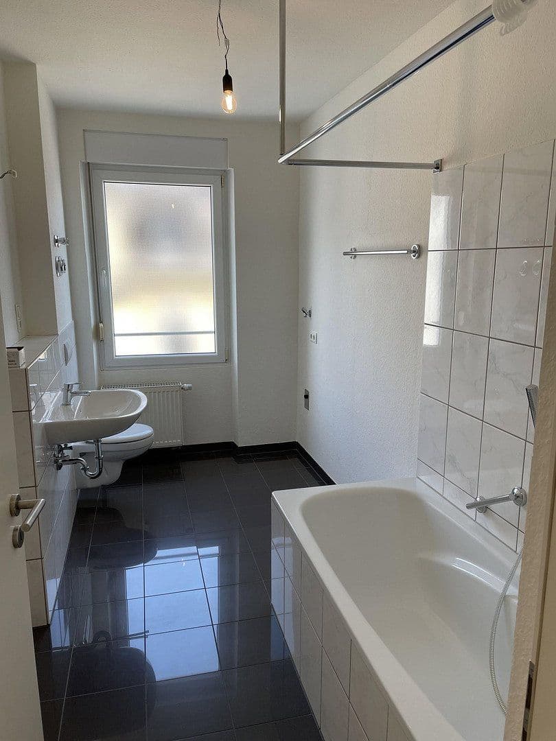 Prenájom bytu 3-izbový 67 m², Bahnhofstrasse 41, Andernach, Porýnie-Falcko Prenájom bytu 3-izbový 67 m², Bahnhofstrasse 41, Andernach, Porýnie-Falcko