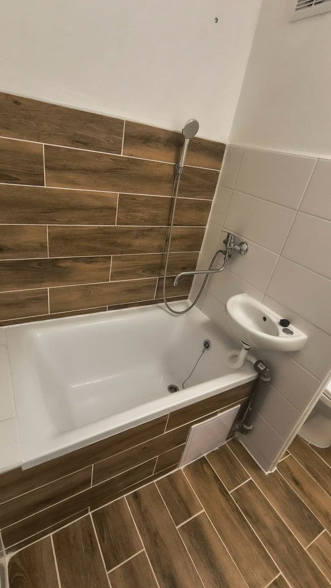 Predaj bytu 1-izbový 35 m², Sídliště Za Chlumem, Bílina, Ústecký kraj Predaj bytu 1-izbový 35 m², Sídliště Za Chlumem, Bílina, Ústecký kraj