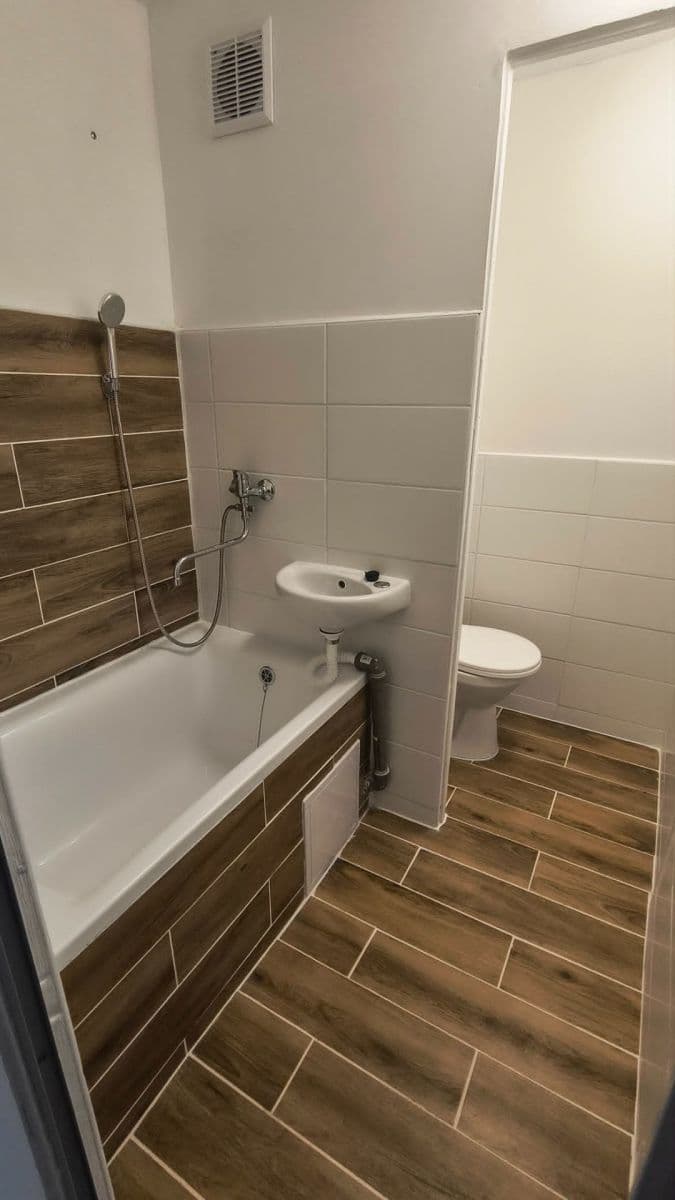 Predaj bytu 1-izbový 35 m², Sídliště Za Chlumem, Bílina, Ústecký kraj Predaj bytu 1-izbový 35 m², Sídliště Za Chlumem, Bílina, Ústecký kraj
