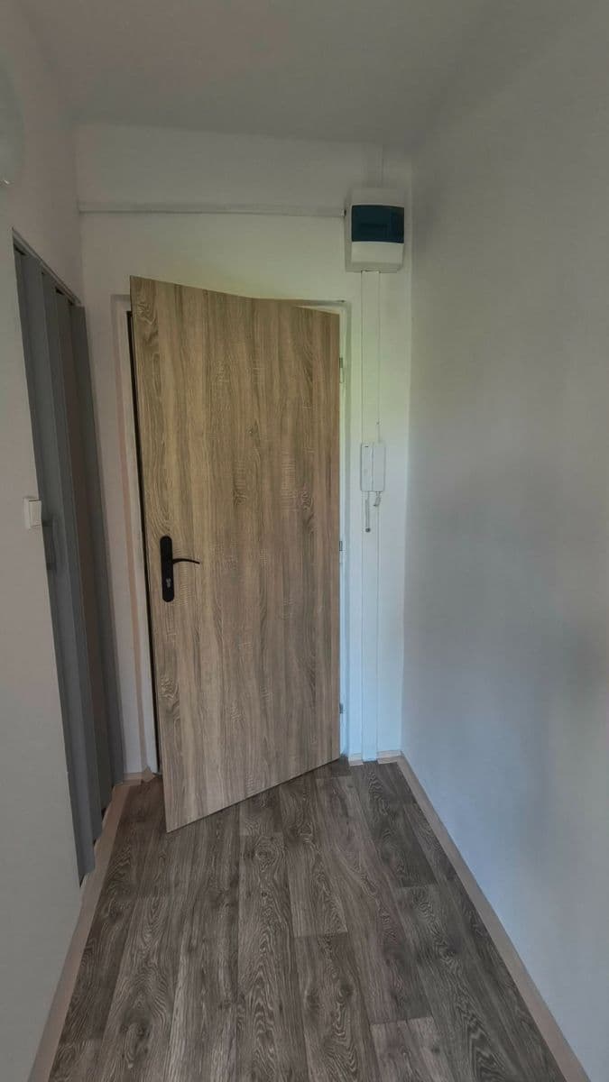 Predaj bytu 1-izbový 35 m², Sídliště Za Chlumem, Bílina, Ústecký kraj Predaj bytu 1-izbový 35 m², Sídliště Za Chlumem, Bílina, Ústecký kraj