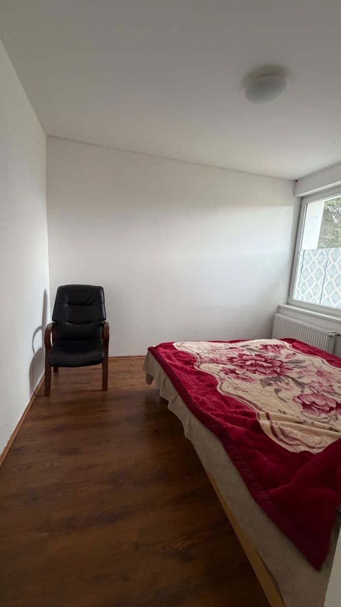 Prenájom bytu 1-izbový 32 m², Postoloprtská, Louny, Ústecký kraj Prenájom bytu 1-izbový 32 m², Postoloprtská, Louny, Ústecký kraj
