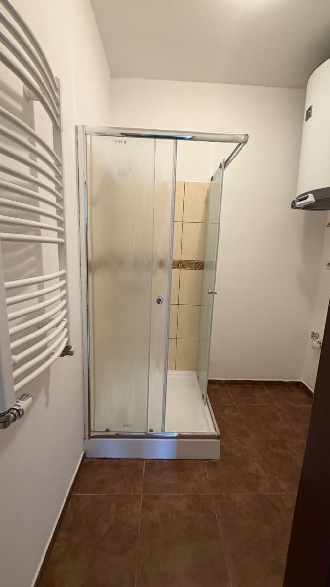 Prenájom bytu 1-izbový 35 m², Postoloprtská, Louny, Ústecký kraj Prenájom bytu 1-izbový 35 m², Postoloprtská, Louny, Ústecký kraj
