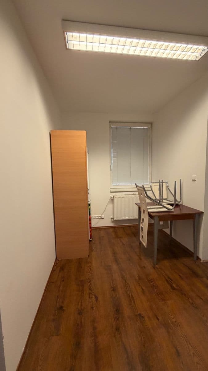 Prenájom bytu 1-izbový 35 m², Postoloprtská, Louny, Ústecký kraj Prenájom bytu 1-izbový 35 m², Postoloprtská, Louny, Ústecký kraj