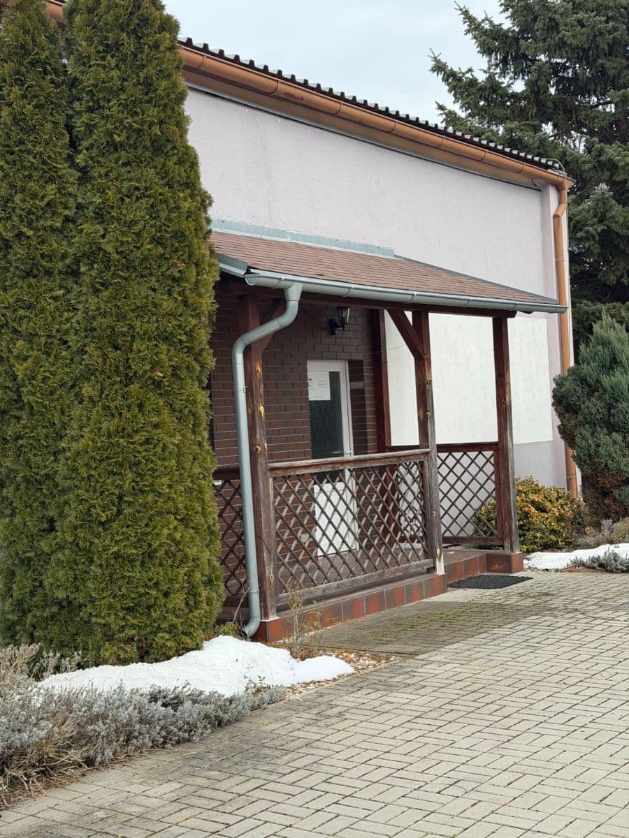 Prenájom bytu 1-izbový 35 m², Postoloprtská, Louny, Ústecký kraj Prenájom bytu 1-izbový 35 m², Postoloprtská, Louny, Ústecký kraj