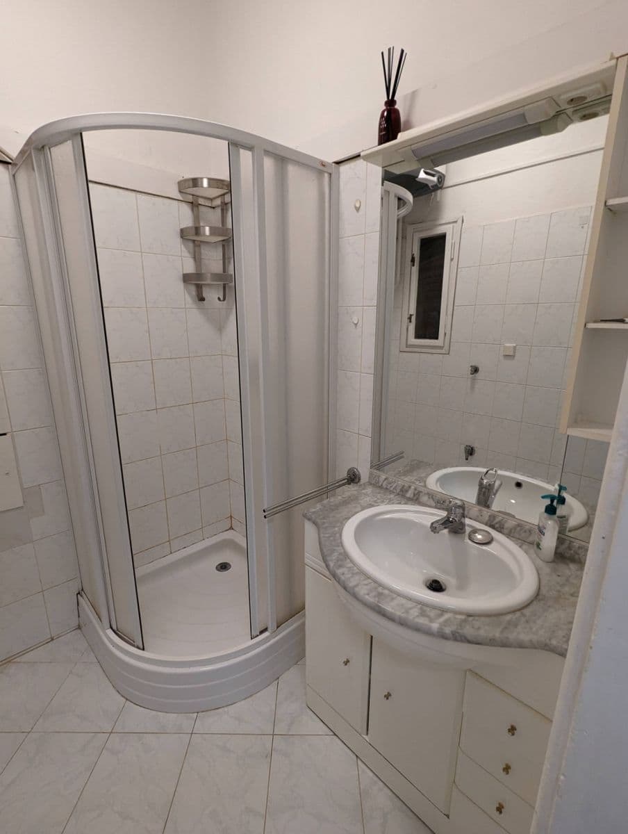 Prenájom bytu 2-izbový 56 m², Pernerova, Praha, Praha Prenájom bytu 2-izbový 56 m², Pernerova, Praha, Praha