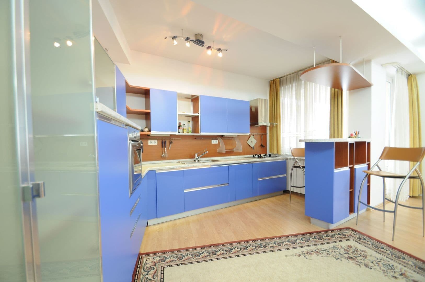 Prenájom bytu 2-izbový 73 m², U Půjčovny, Praha, Praha Prenájom bytu 2-izbový 73 m², U Půjčovny, Praha, Praha
