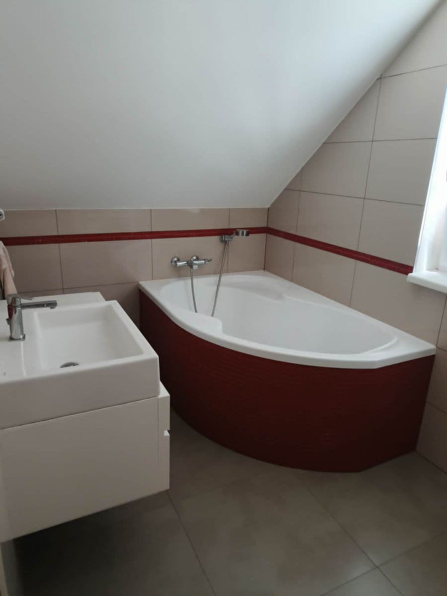 Prenájom domu 98 m², pozemok 400 m², Sluneční, Vrané nad Vltavou, Středočeský kraj Prenájom domu 98 m², pozemok 400 m², Sluneční, Vrané nad Vltavou, Středočeský kraj