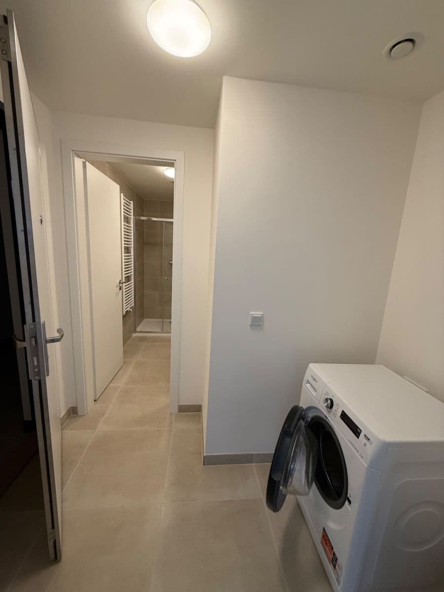 Prenájom bytu 2-izbový 47 m², Hodkovická, Praha, Praha Prenájom bytu 2-izbový 47 m², Hodkovická, Praha, Praha