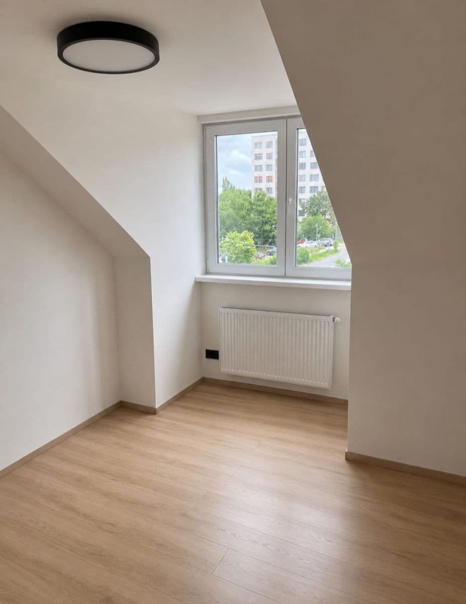 Prenájom bytu 3-izbový 75 m², Zelený pruh, Praha, Praha Prenájom bytu 3-izbový 75 m², Zelený pruh, Praha, Praha