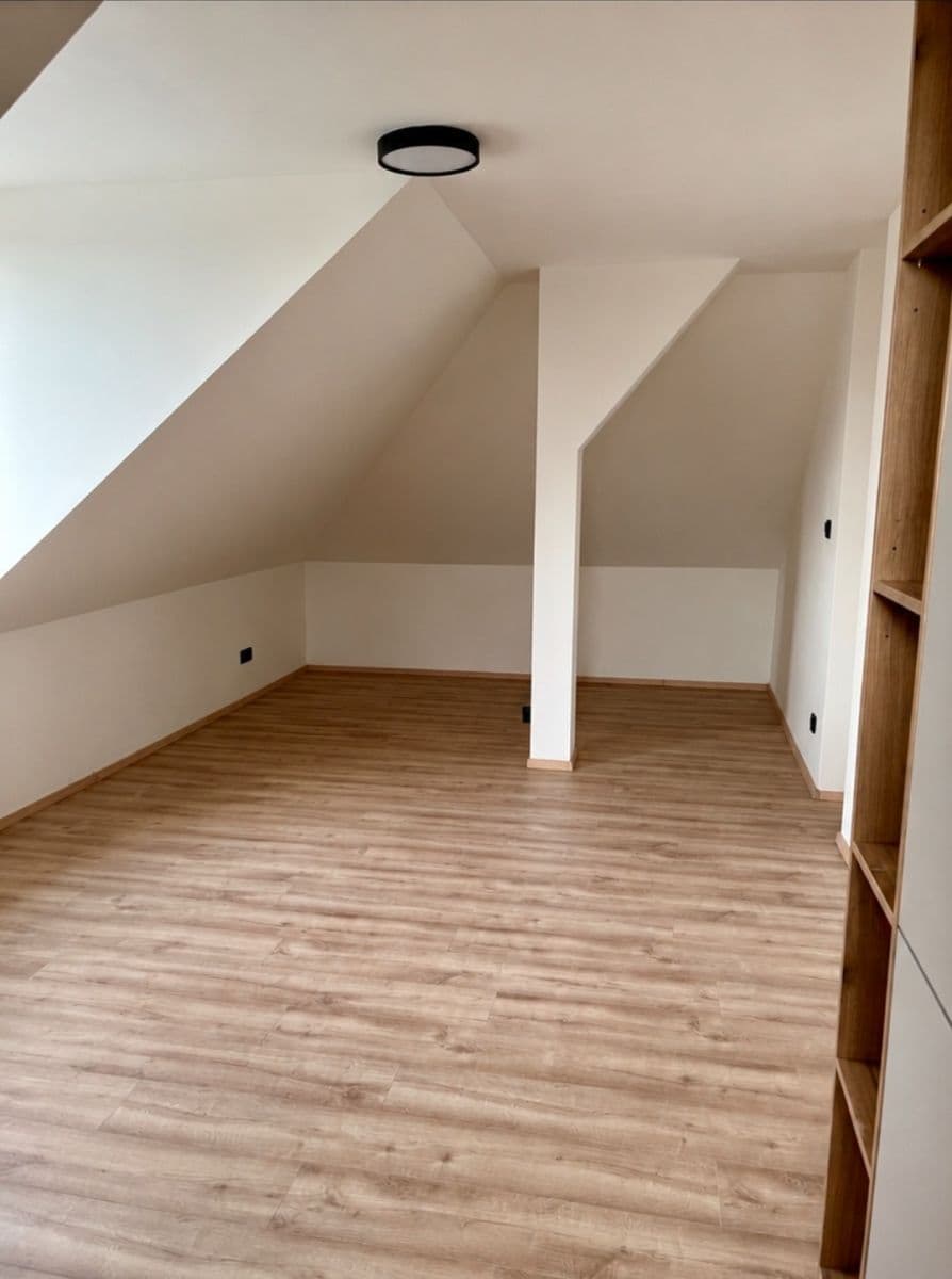 Prenájom bytu 3-izbový 75 m², Zelený pruh, Praha, Praha Prenájom bytu 3-izbový 75 m², Zelený pruh, Praha, Praha