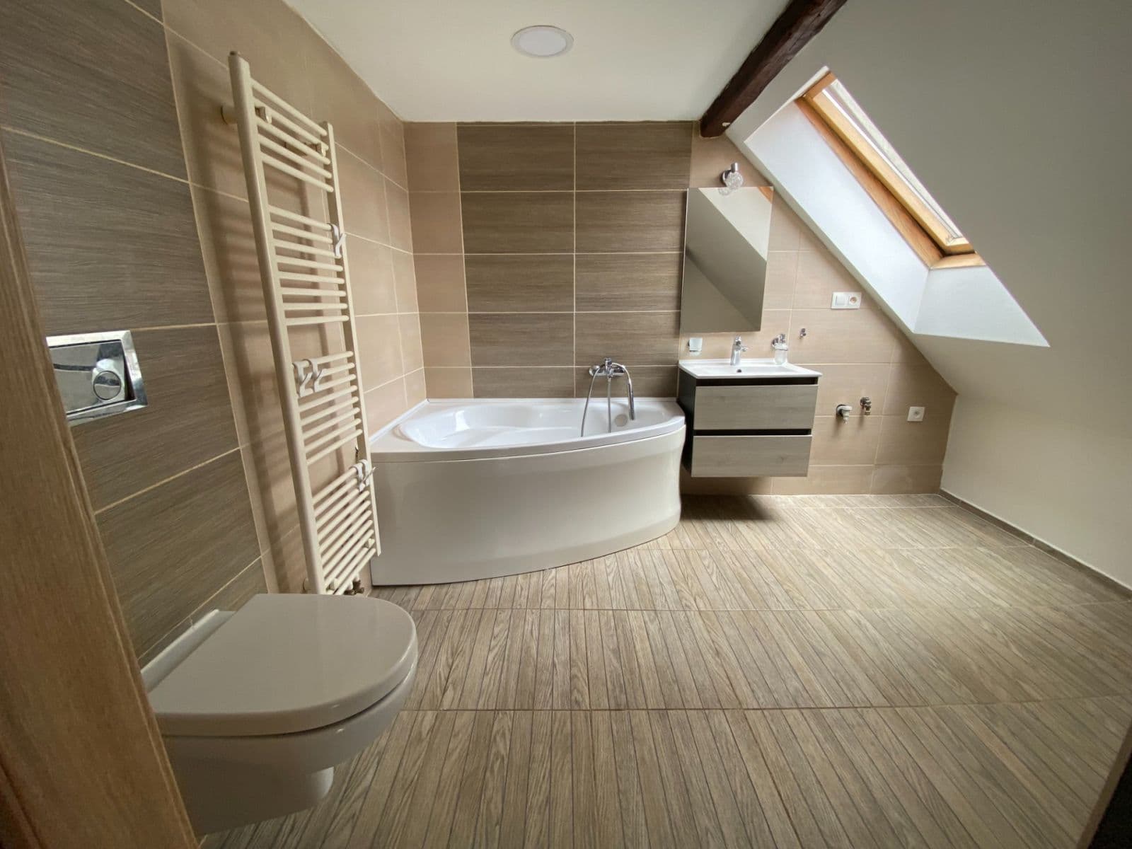 Prenájom bytu 2-izbový 105 m², Polské lidové armády, Úštěk, Ústecký kraj Prenájom bytu 2-izbový 105 m², Polské lidové armády, Úštěk, Ústecký kraj