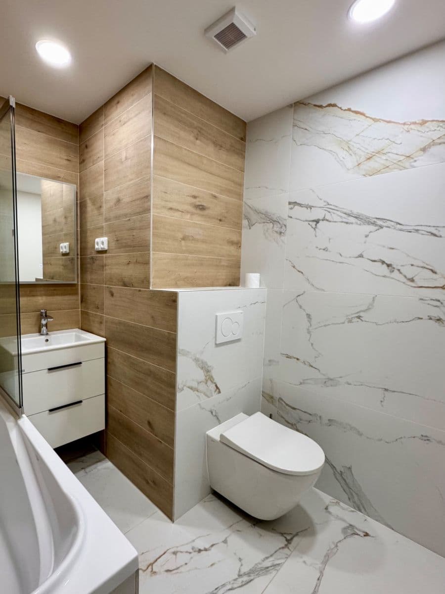 Prenájom bytu 5-izbový 80 m², Na Pískovně, Liberec, Liberecký kraj Prenájom bytu 5-izbový 80 m², Na Pískovně, Liberec, Liberecký kraj