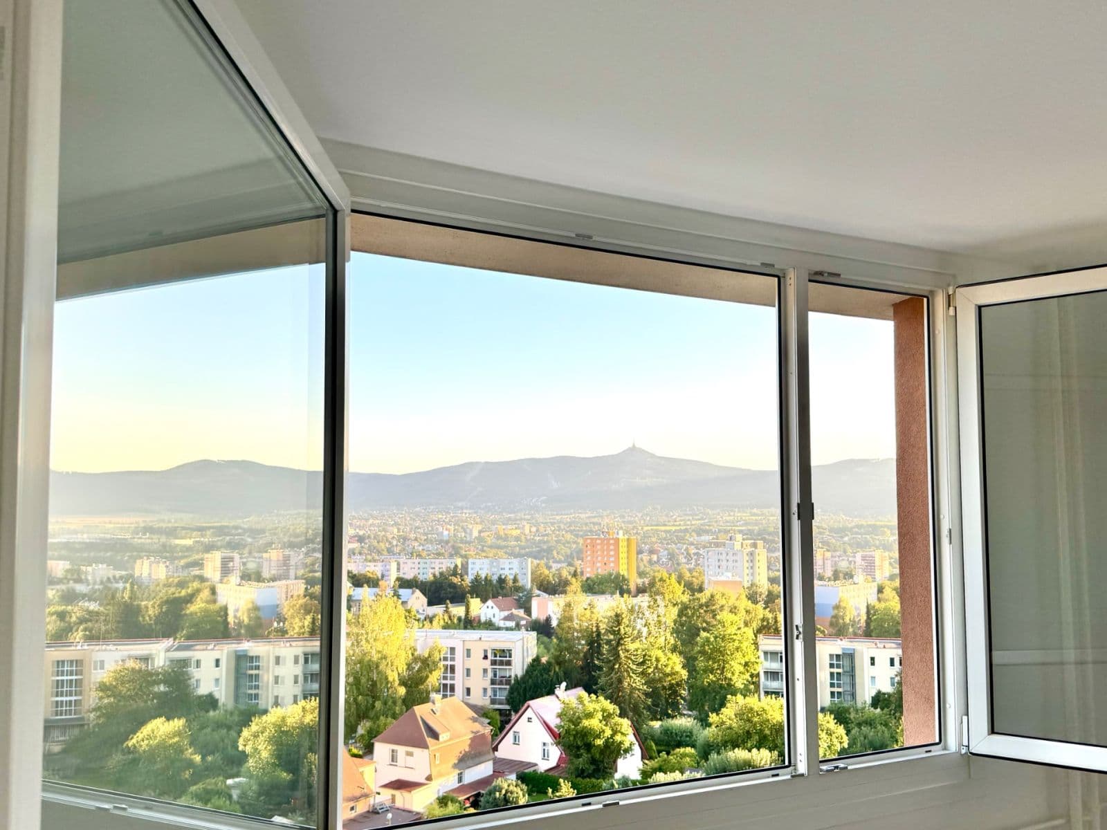 Prenájom bytu 5-izbový 80 m², Na Pískovně, Liberec, Liberecký kraj Prenájom bytu 5-izbový 80 m², Na Pískovně, Liberec, Liberecký kraj