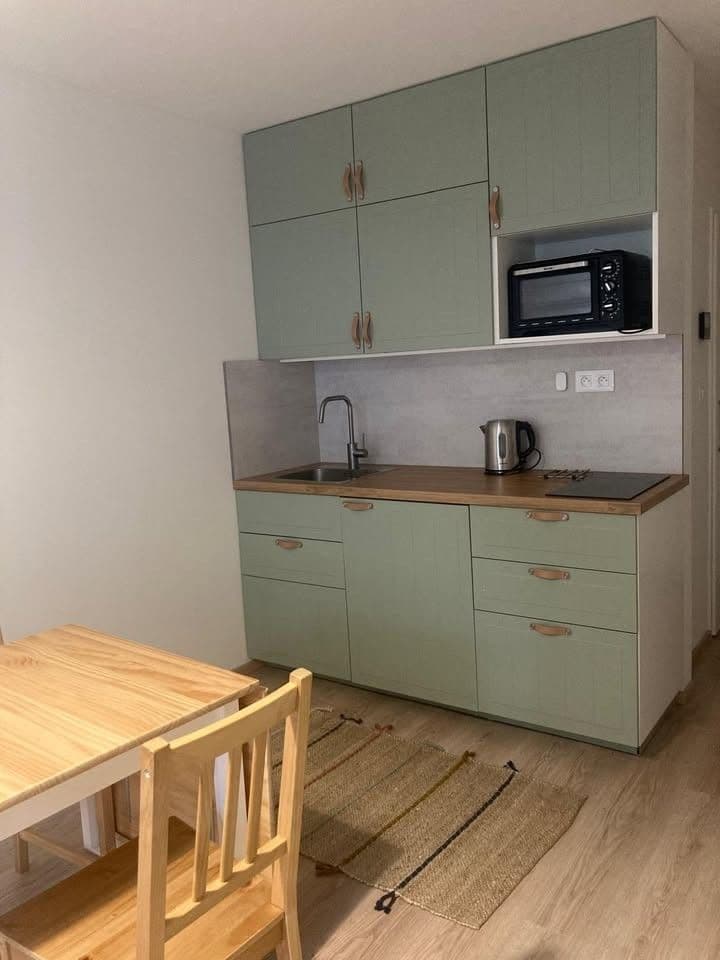 Prenájom bytu 1-izbový 26 m², Kubánské náměstí, Praha, Praha Prenájom bytu 1-izbový 26 m², Kubánské náměstí, Praha, Praha