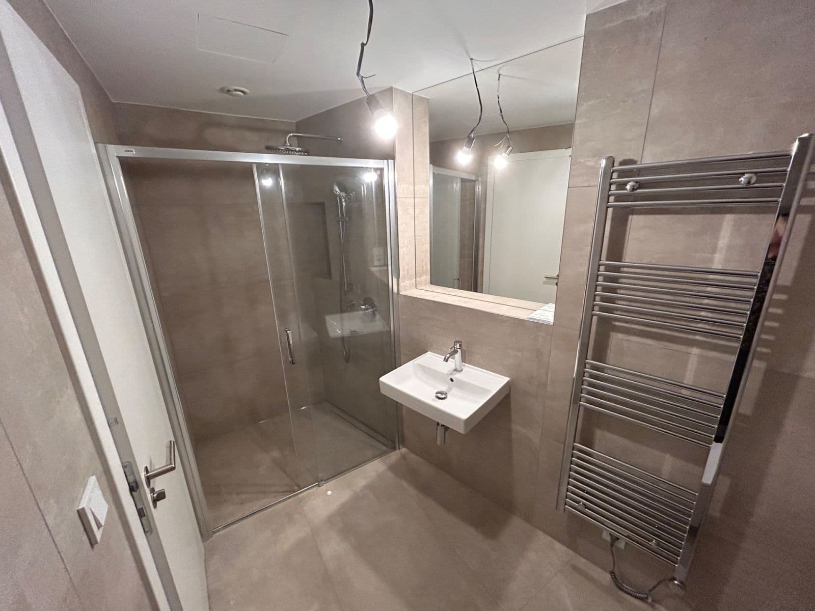 Prenájom bytu 2-izbový 52 m², Dostalové, Praha, Praha Prenájom bytu 2-izbový 52 m², Dostalové, Praha, Praha