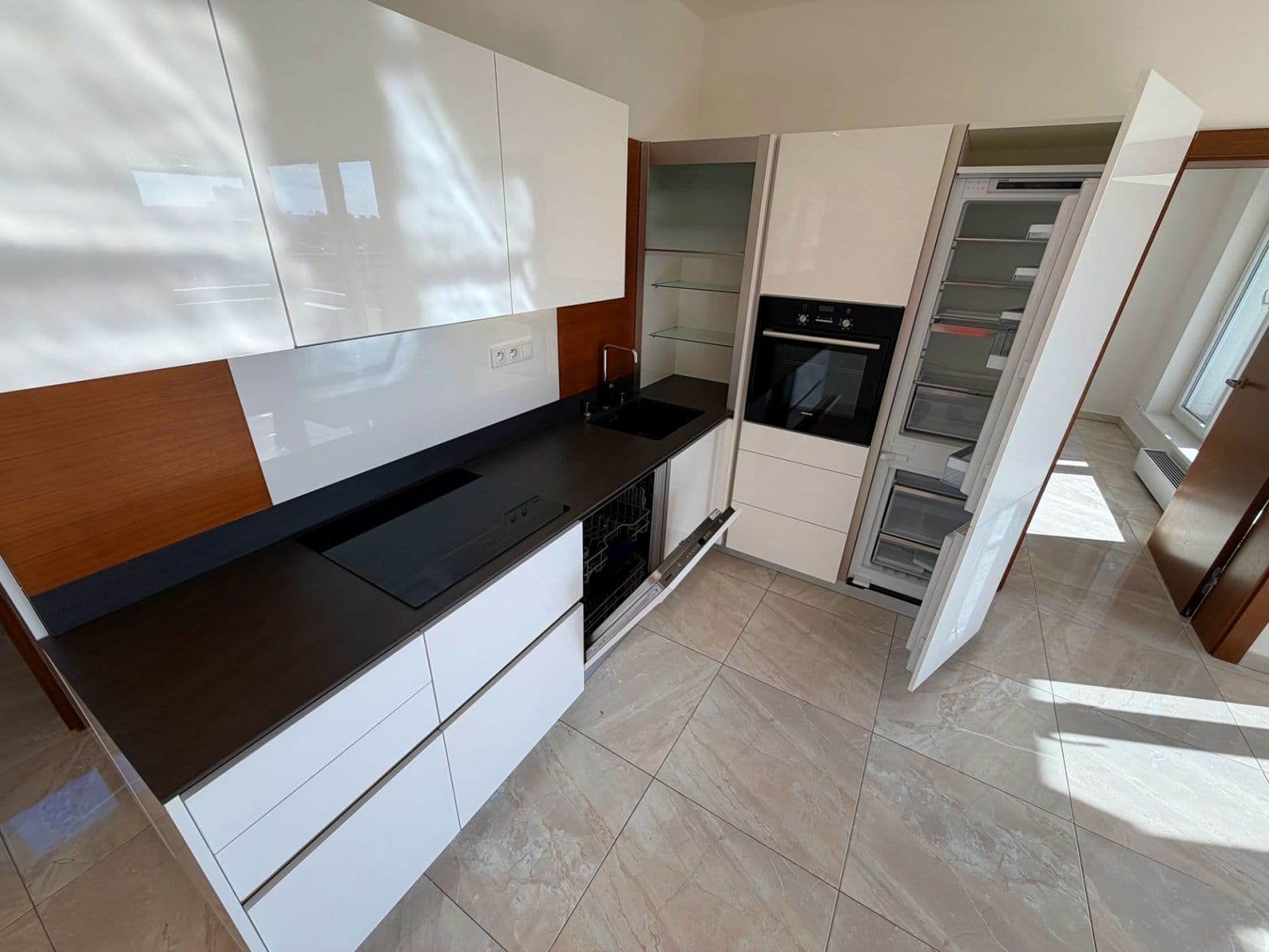 Prenájom bytu 2-izbový 69 m², Hornoměcholupská, Praha, Praha Prenájom bytu 2-izbový 69 m², Hornoměcholupská, Praha, Praha