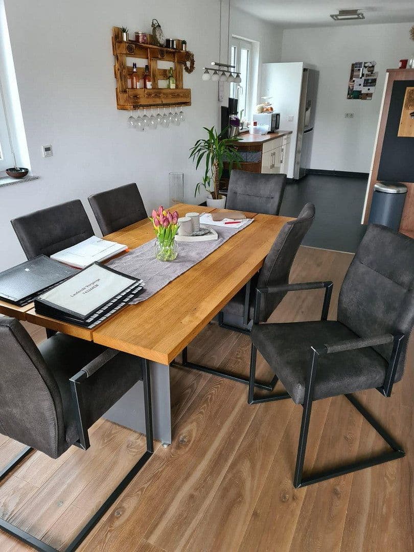 Prenájom bytu 2-izbový 75 m², Köln, Severné Porýnie - Westfálsko Prenájom bytu 2-izbový 75 m², Köln, Severné Porýnie - Westfálsko
