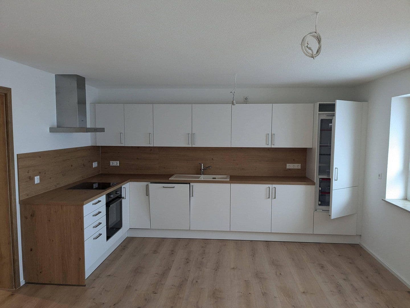 Prenájom bytu 4-izbový 115 m², Neresheim, Bádensko-Wurttembersko Prenájom bytu 4-izbový 115 m², Neresheim, Bádensko-Wurttembersko