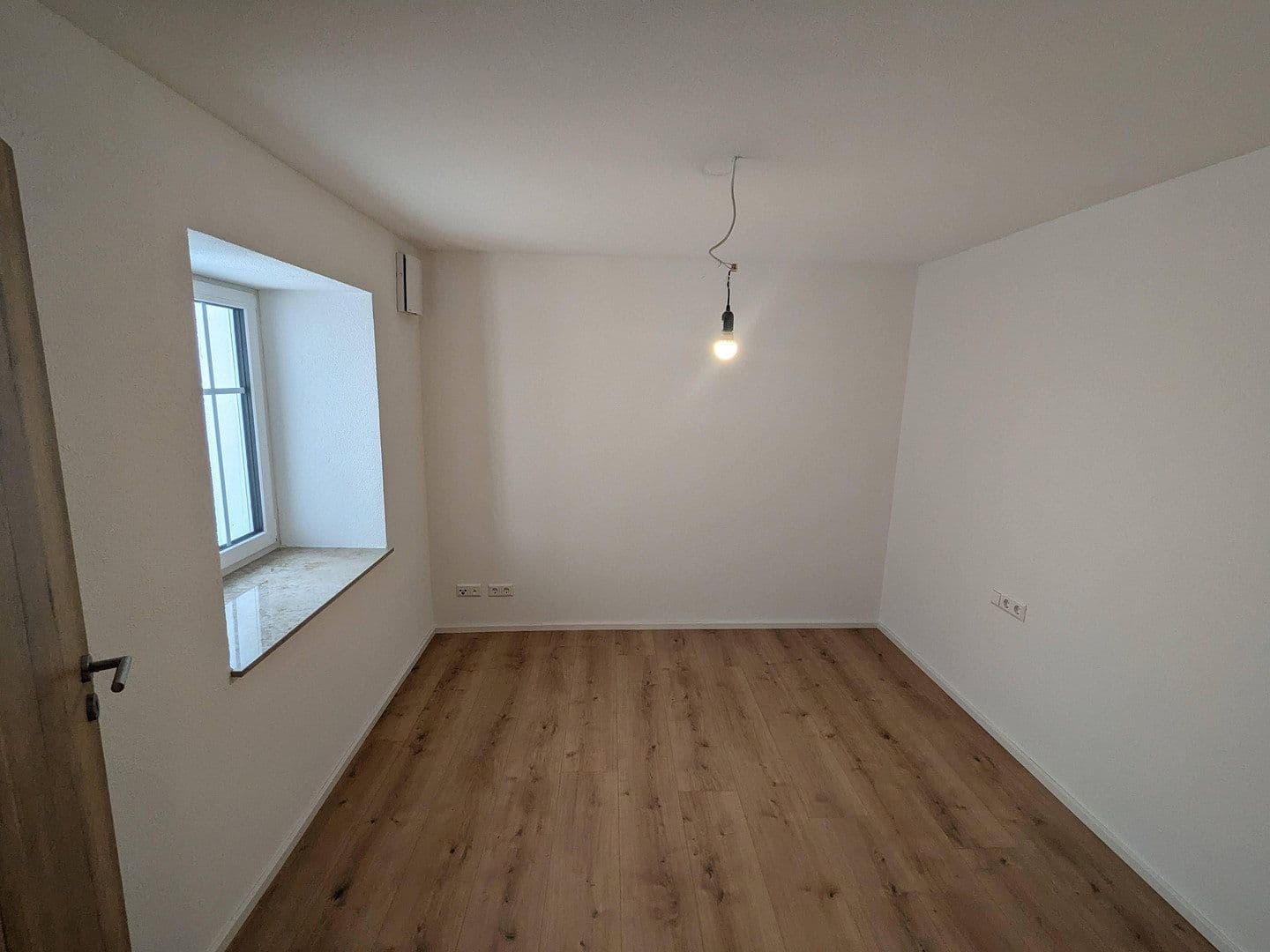 Prenájom bytu 4-izbový 115 m², Neresheim, Bádensko-Wurttembersko Prenájom bytu 4-izbový 115 m², Neresheim, Bádensko-Wurttembersko