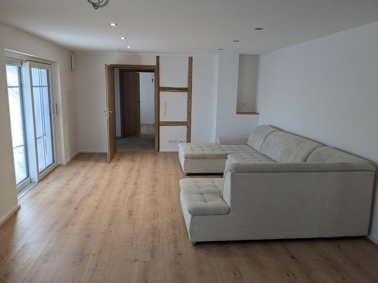 Prenájom bytu 4-izbový 115 m², Neresheim, Bádensko-Wurttembersko Prenájom bytu 4-izbový 115 m², Neresheim, Bádensko-Wurttembersko