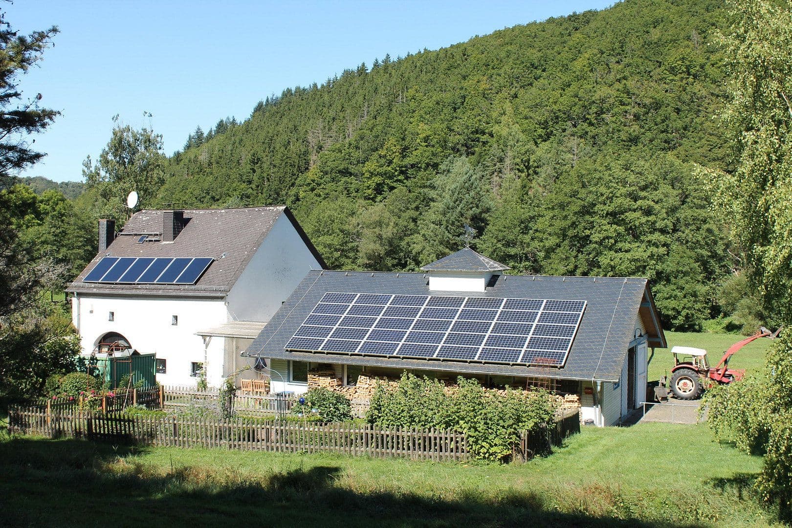 Predaj domu 180 m², pozemok 99.920 m², Geisfeld, Porýnie-Falcko Predaj domu 180 m², pozemok 99.920 m², Geisfeld, Porýnie-Falcko