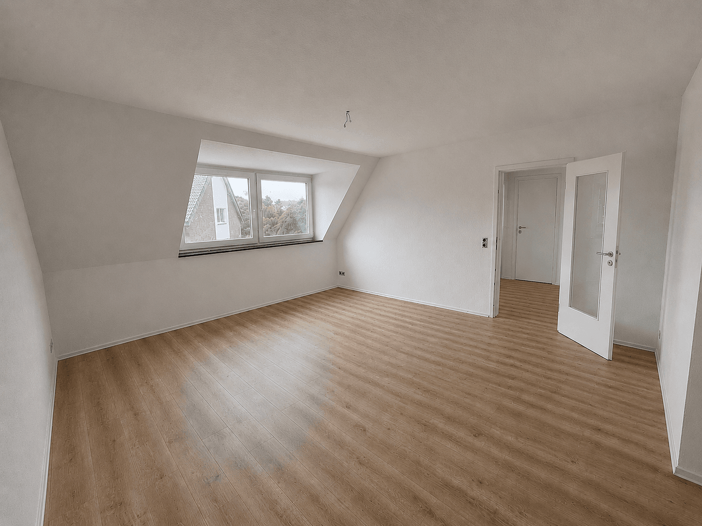 Prenájom bytu 3-izbový 65 m², Nikolausweg, Krefeld, Severné Porýnie - Westfálsko Prenájom bytu 3-izbový 65 m², Nikolausweg, Krefeld, Severné Porýnie - Westfálsko