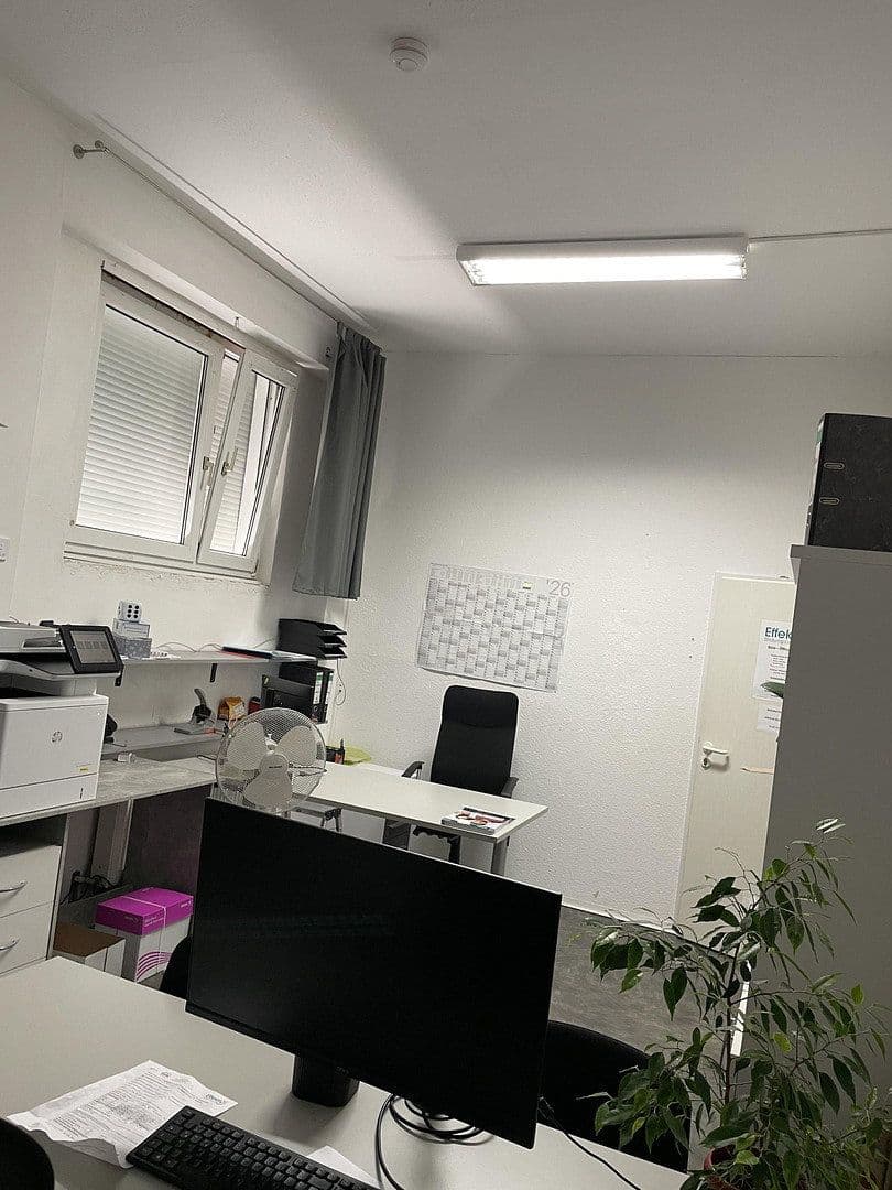 Prenájom kancelárie 200 m², Rastatt, Bádensko-Wurttembersko Prenájom kancelárie 200 m², Rastatt, Bádensko-Wurttembersko