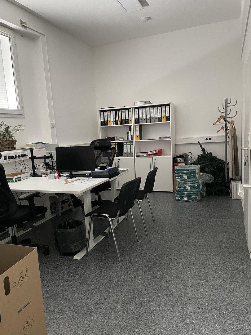 Prenájom kancelárie 200 m², Rastatt, Bádensko-Wurttembersko Prenájom kancelárie 200 m², Rastatt, Bádensko-Wurttembersko
