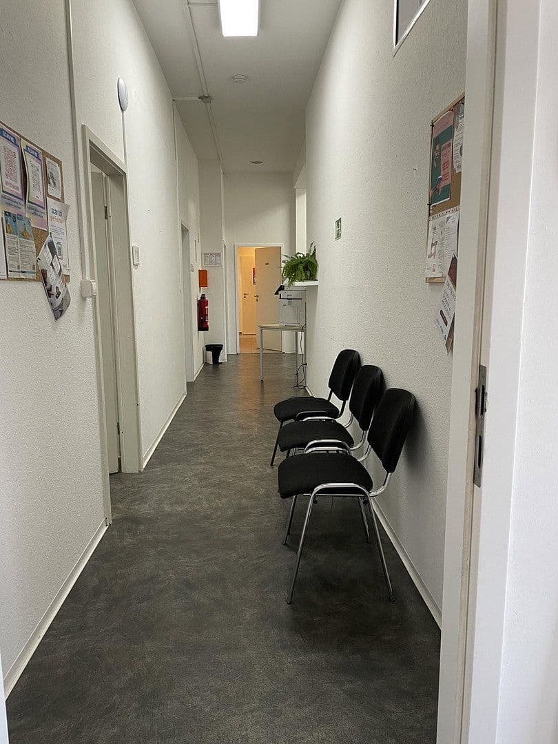 Prenájom kancelárie 200 m², Rastatt, Bádensko-Wurttembersko Prenájom kancelárie 200 m², Rastatt, Bádensko-Wurttembersko