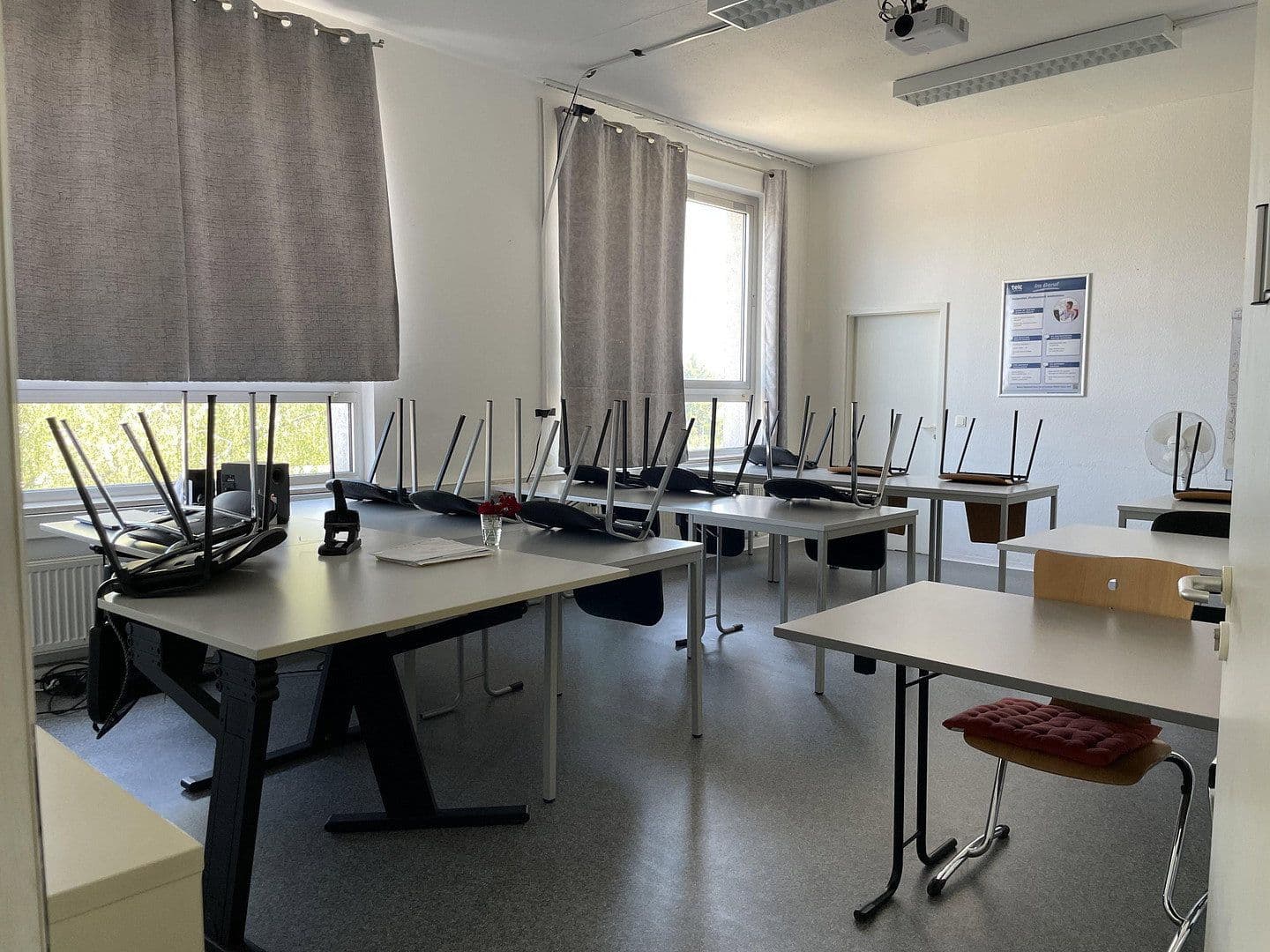 Prenájom kancelárie 200 m², Rastatt, Bádensko-Wurttembersko Prenájom kancelárie 200 m², Rastatt, Bádensko-Wurttembersko