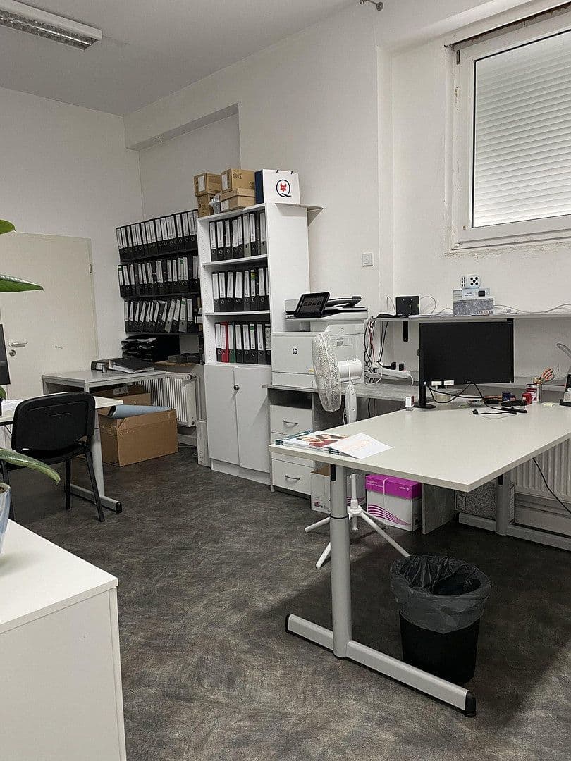 Prenájom kancelárie 200 m², Rastatt, Bádensko-Wurttembersko Prenájom kancelárie 200 m², Rastatt, Bádensko-Wurttembersko