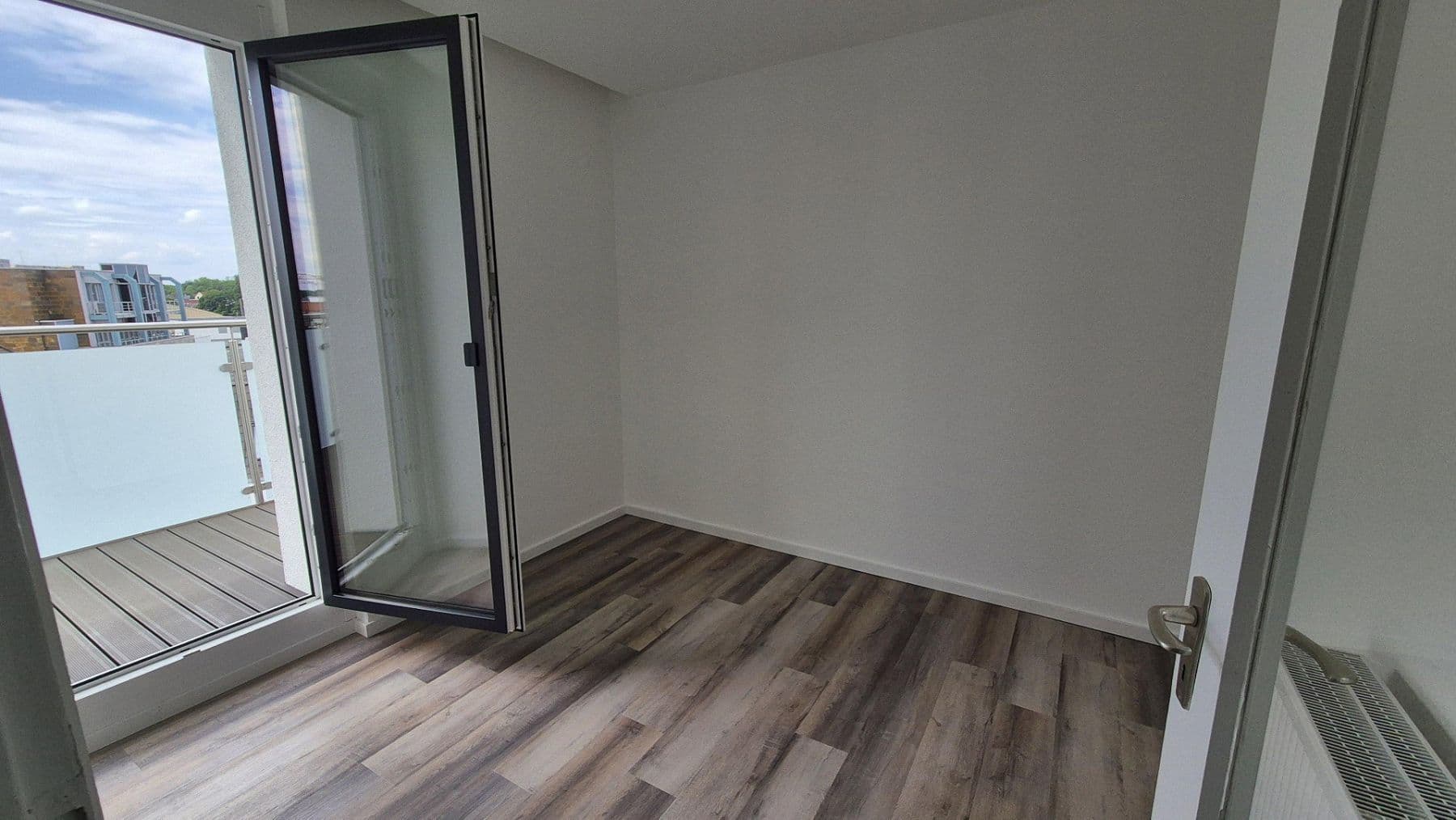 Prenájom bytu 5-izbový 150 m², Osnabrück, Dolné Sasko Prenájom bytu 5-izbový 150 m², Osnabrück, Dolné Sasko