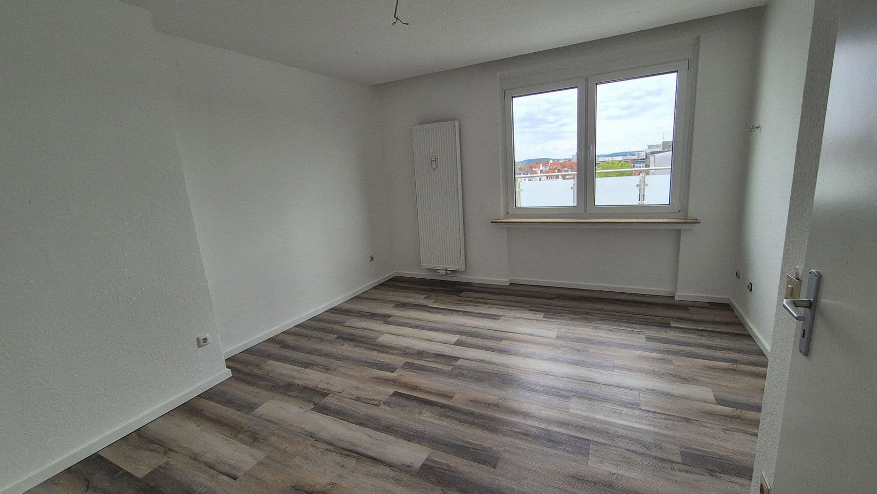 Prenájom bytu 5-izbový 150 m², Osnabrück, Dolné Sasko Prenájom bytu 5-izbový 150 m², Osnabrück, Dolné Sasko