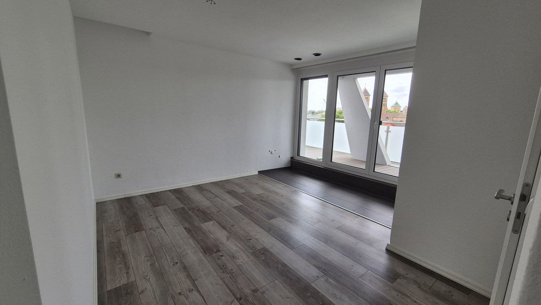 Prenájom bytu 5-izbový 150 m², Osnabrück, Dolné Sasko Prenájom bytu 5-izbový 150 m², Osnabrück, Dolné Sasko