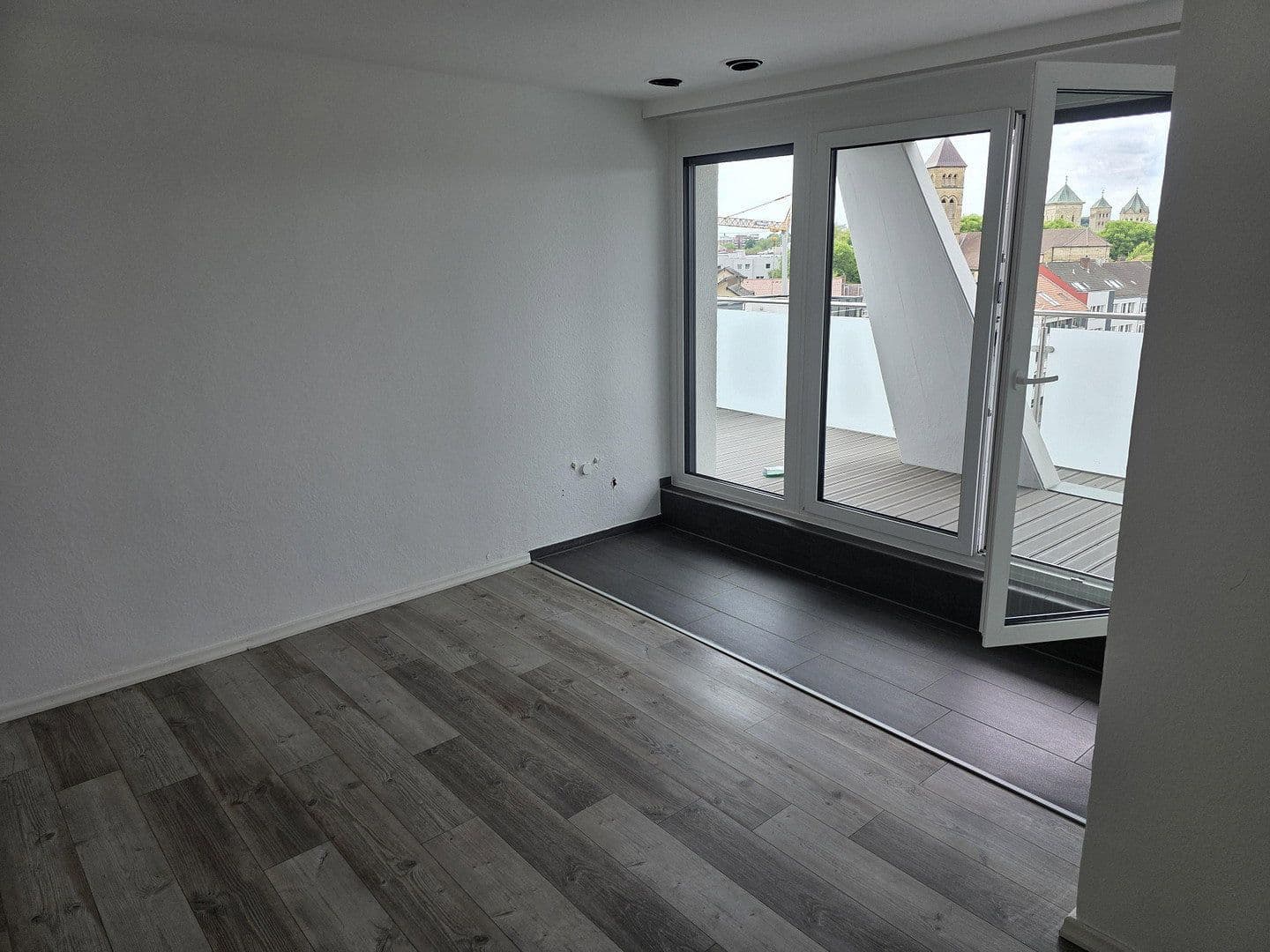 Prenájom bytu 5-izbový 150 m², Osnabrück, Dolné Sasko Prenájom bytu 5-izbový 150 m², Osnabrück, Dolné Sasko